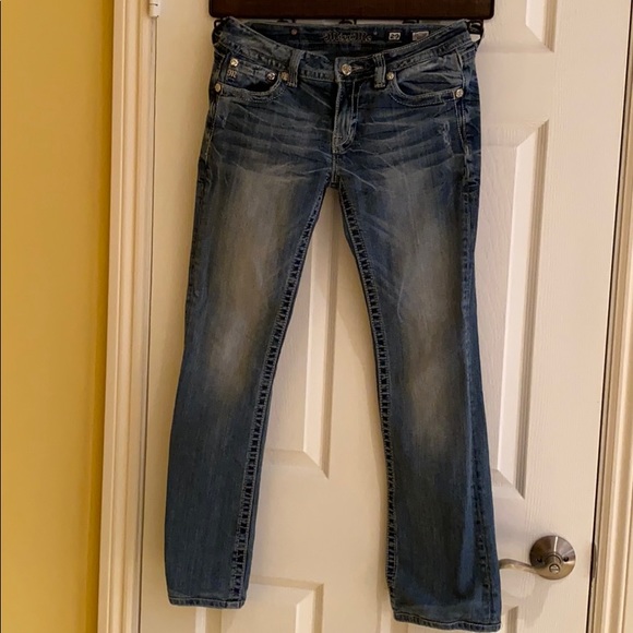 Miss Me Women Jean. Used but very good condition - Picture 2 of 7